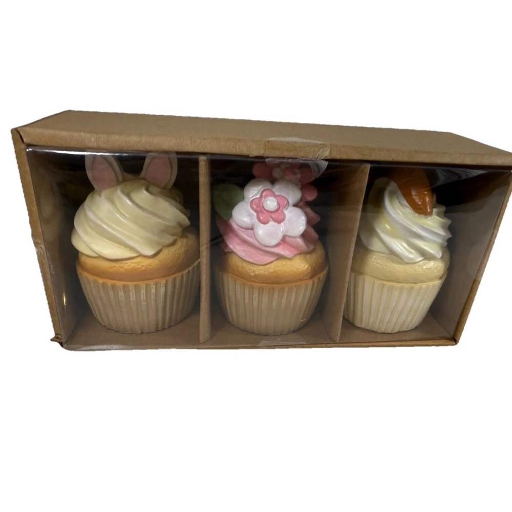 BUNNY BOULEVARD Easter Cupcakes Pastel Bunny Rabbit Decor Set of 3 New